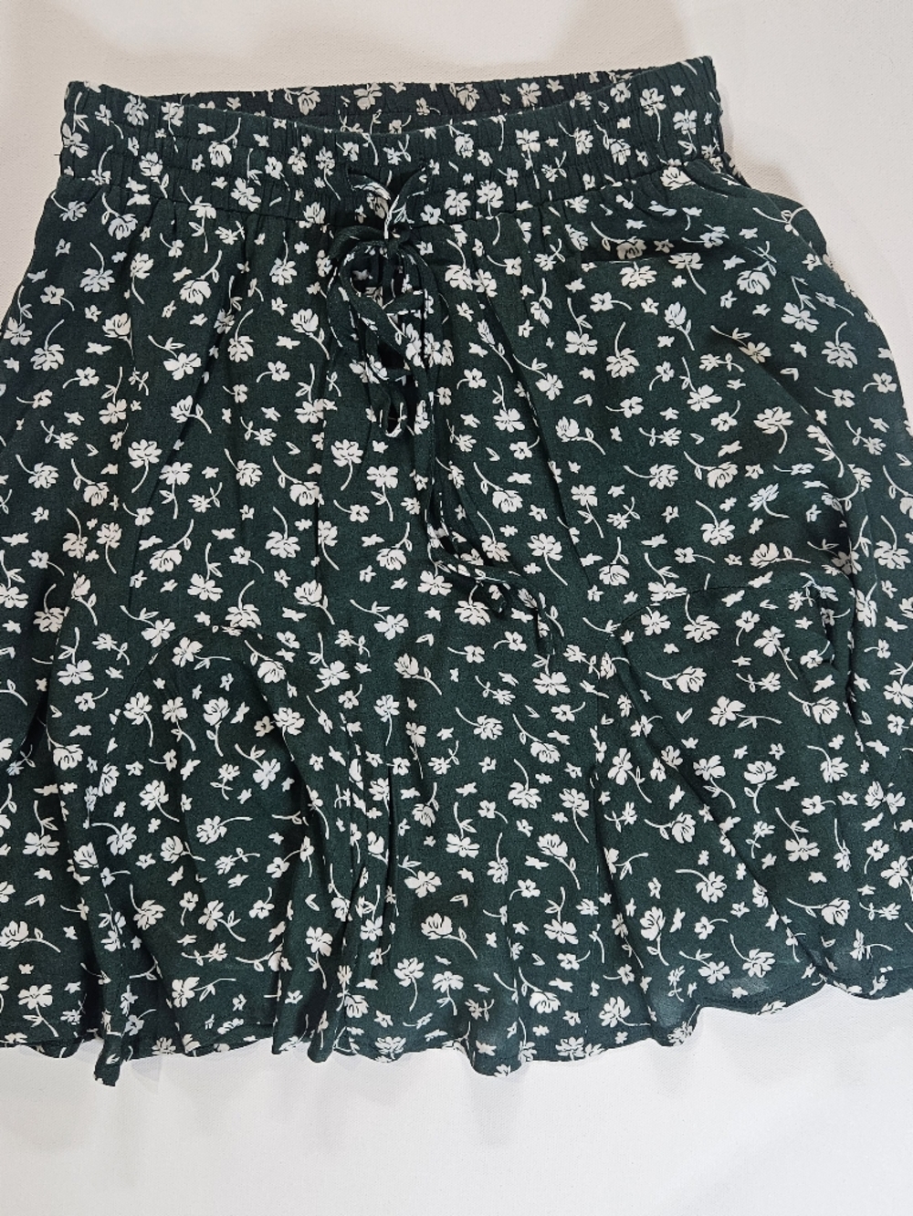 Princess Polly Mini Skirt Womens Size 2 Green White Floral Y2k Cottagecore - Picture 1 of 6